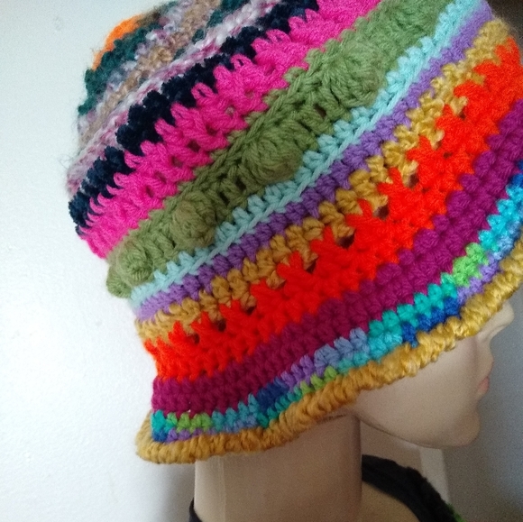 Bohemian bucket crochet hat - Picture 7 of 7
